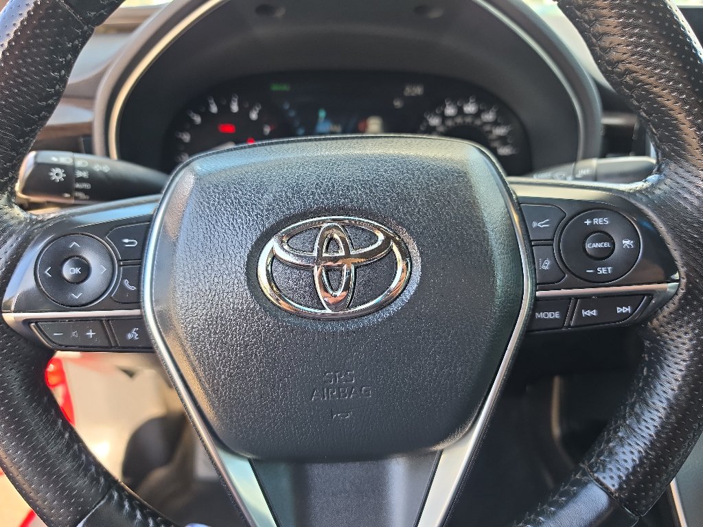Certified 2021 Toyota Avalon XLE w/ Moonroof Package AWD/4WD image 26