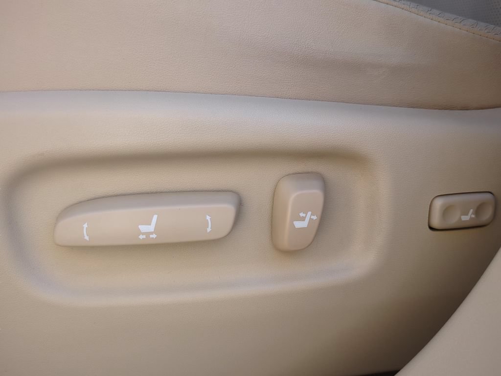 Used 2015 Lexus RX 450h AWD image 16