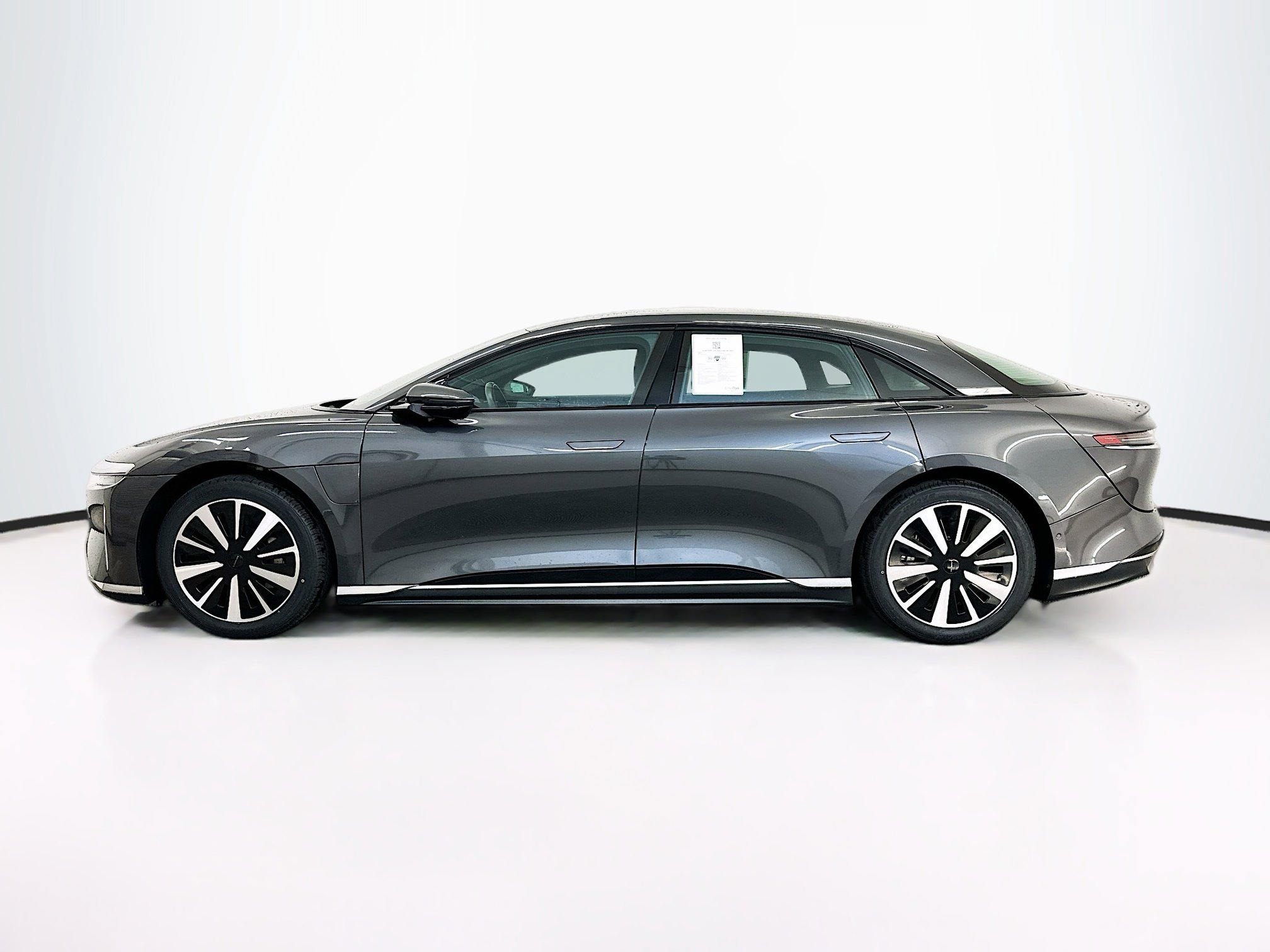 Used 2024 Lucid Air Touring AWD/4WD image 4