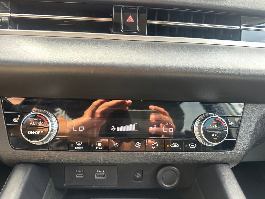 Used 2024 Mitsubishi Outlander SE image 16