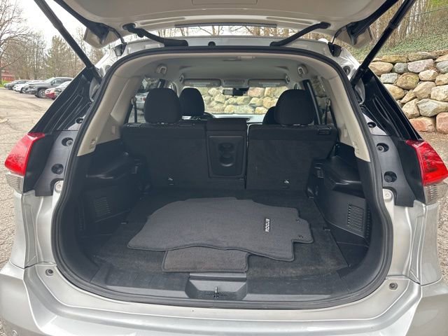 Used 2020 Nissan Rogue SV image 27