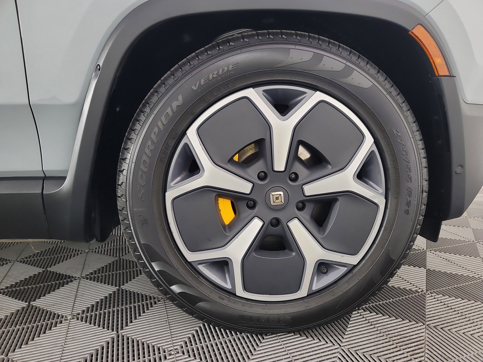 Used 2024 Rivian R1S Adventure AWD/4WD image 11
