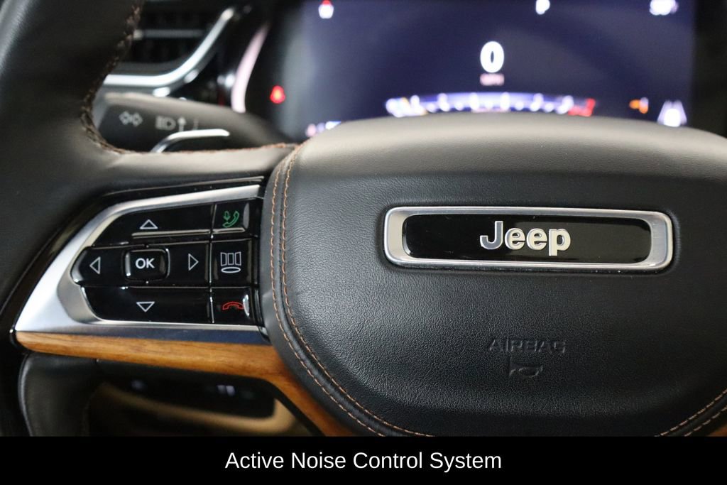 Used 2022 Jeep Grand Cherokee Summit AWD/4WD image 8