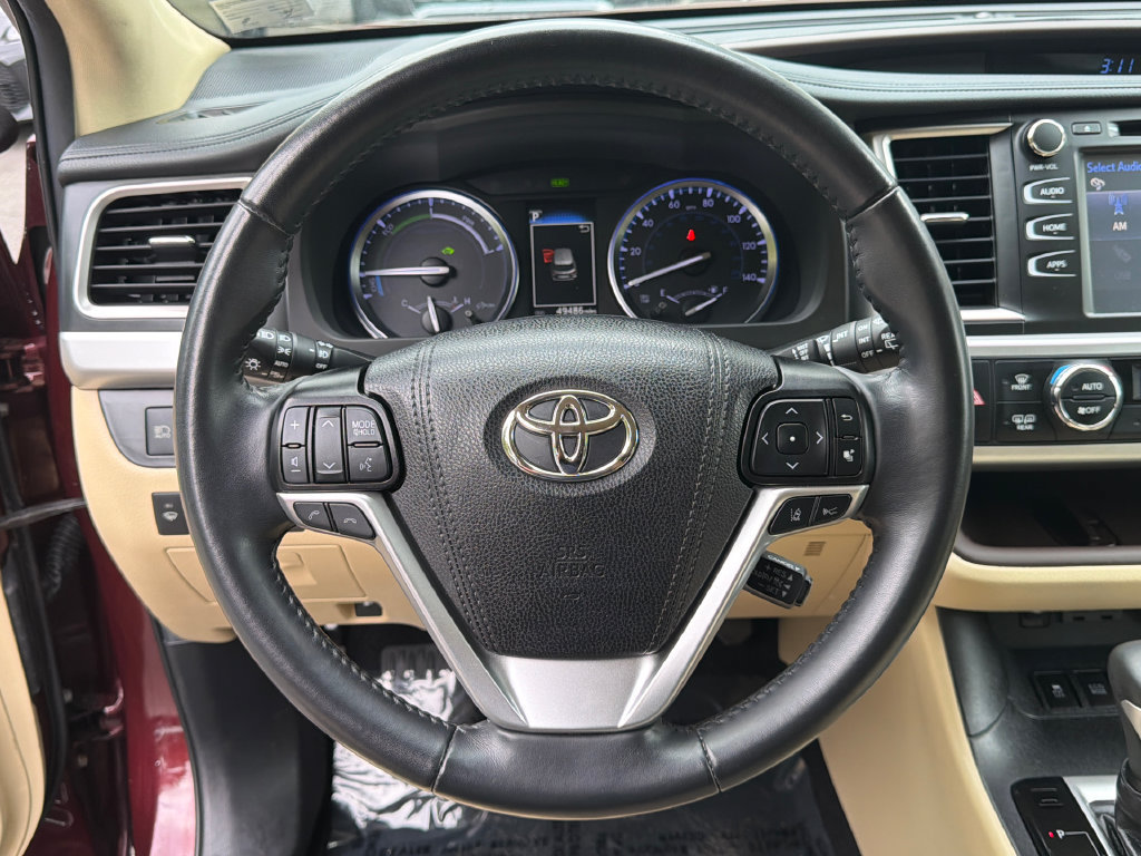 Used 2019 Toyota Highlander XLE AWD/4WD image 29