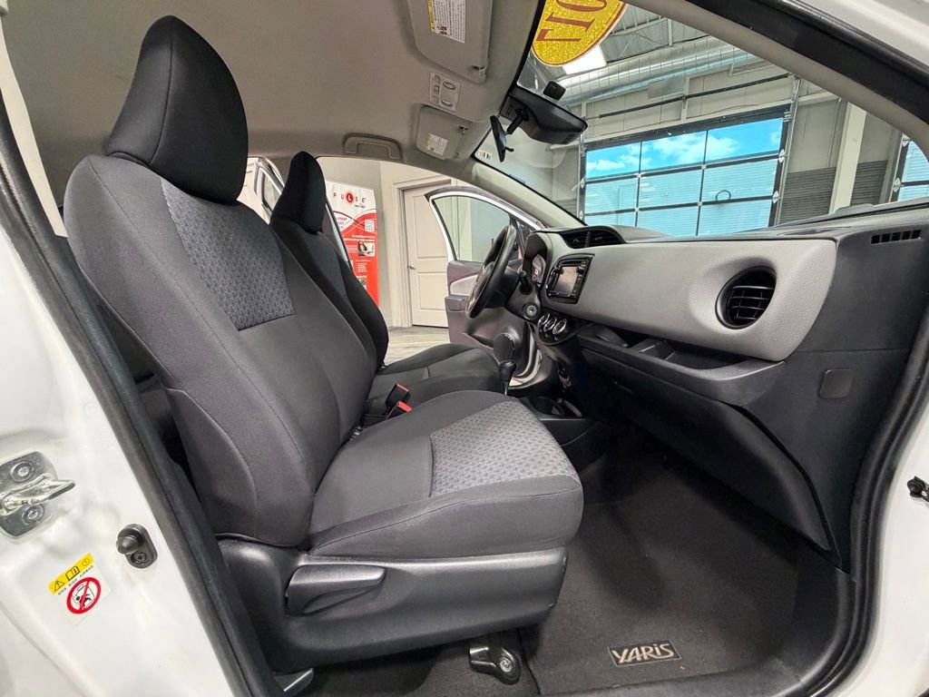 Used 2017 Toyota Yaris L image 37