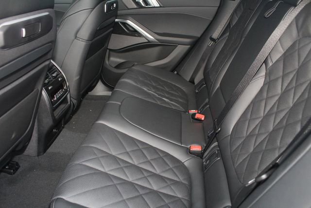 New 2026 BMW X6 xDrive40i w/ Executive Package image 22