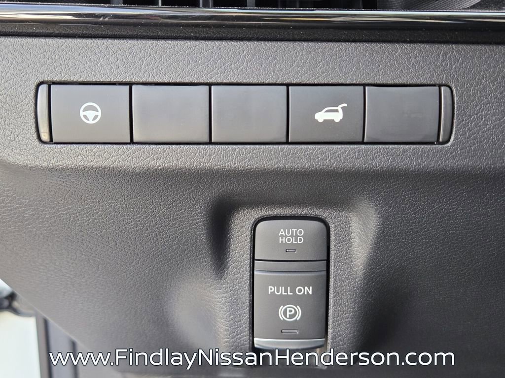 Used 2025 Nissan Murano SV image 25