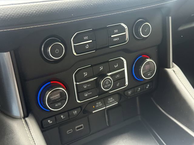 Used 2024 Chevrolet Suburban Premier w/ Advanced Technology Package AWD/4WD image 26