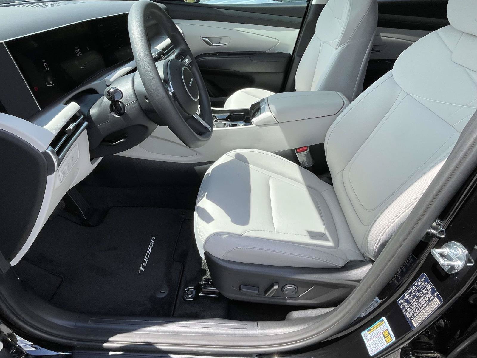 Used 2026 Hyundai Tucson SEL FWD image 13