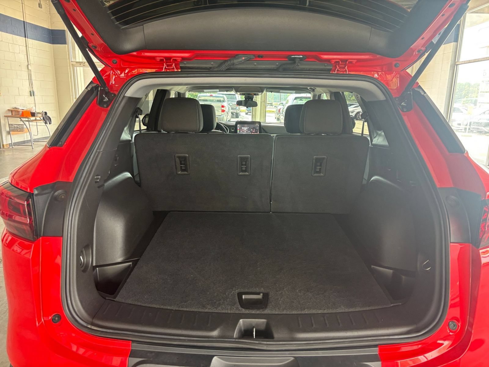 Used 2025 Chevrolet Blazer LT FWD image 31