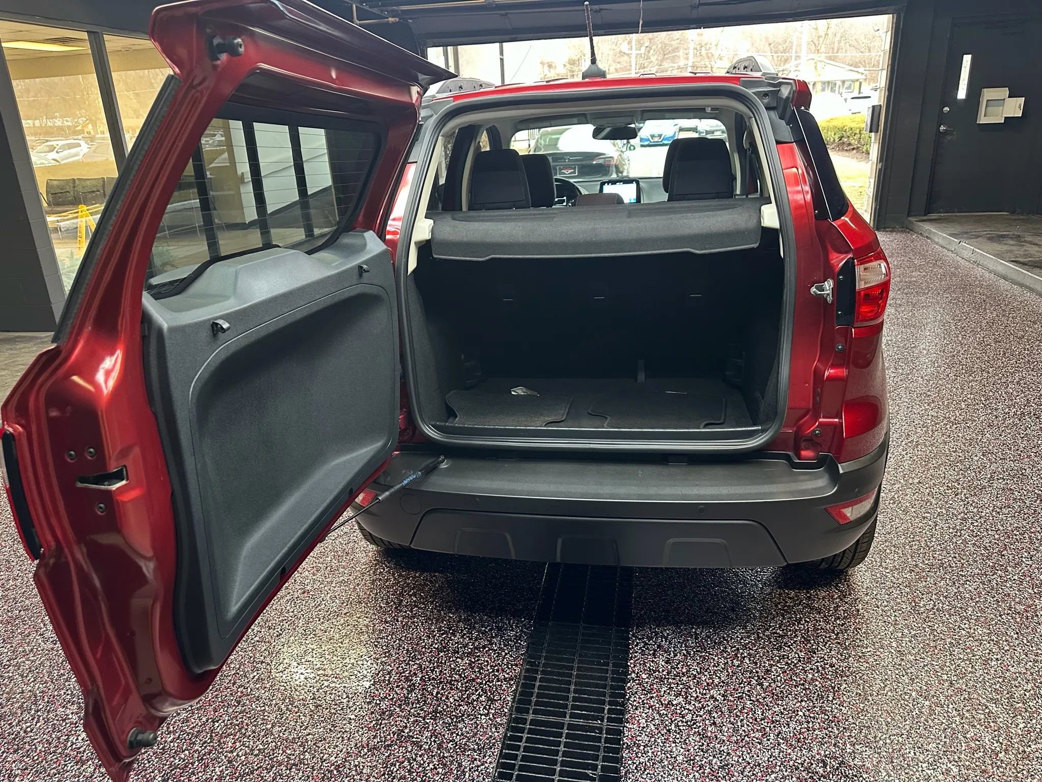 Used 2019 Ford EcoSport SE w/ SE Convenience Package image 22
