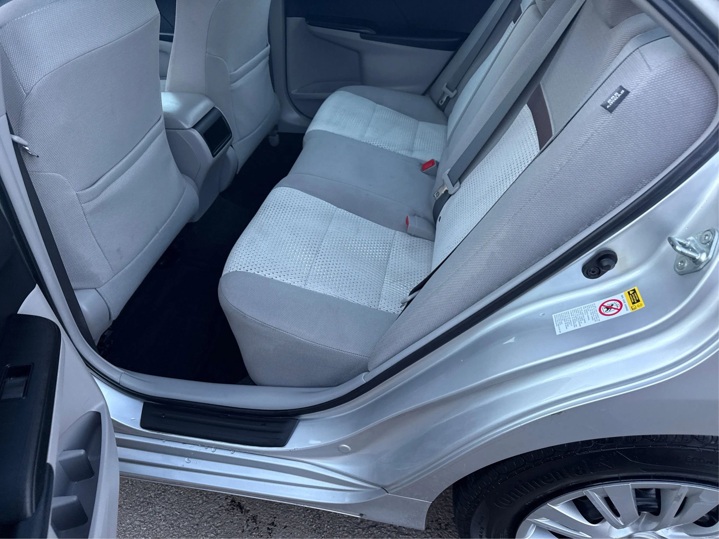 Used 2012 Toyota Camry LE image 11