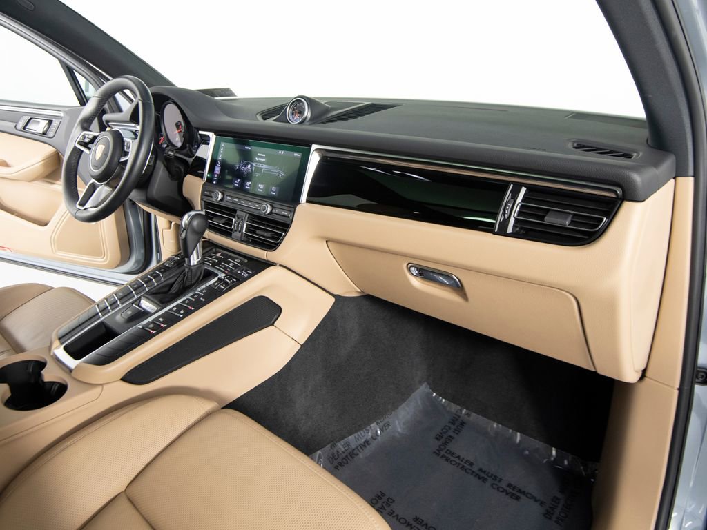Certified 2019 Porsche Macan AWD/4WD image 31