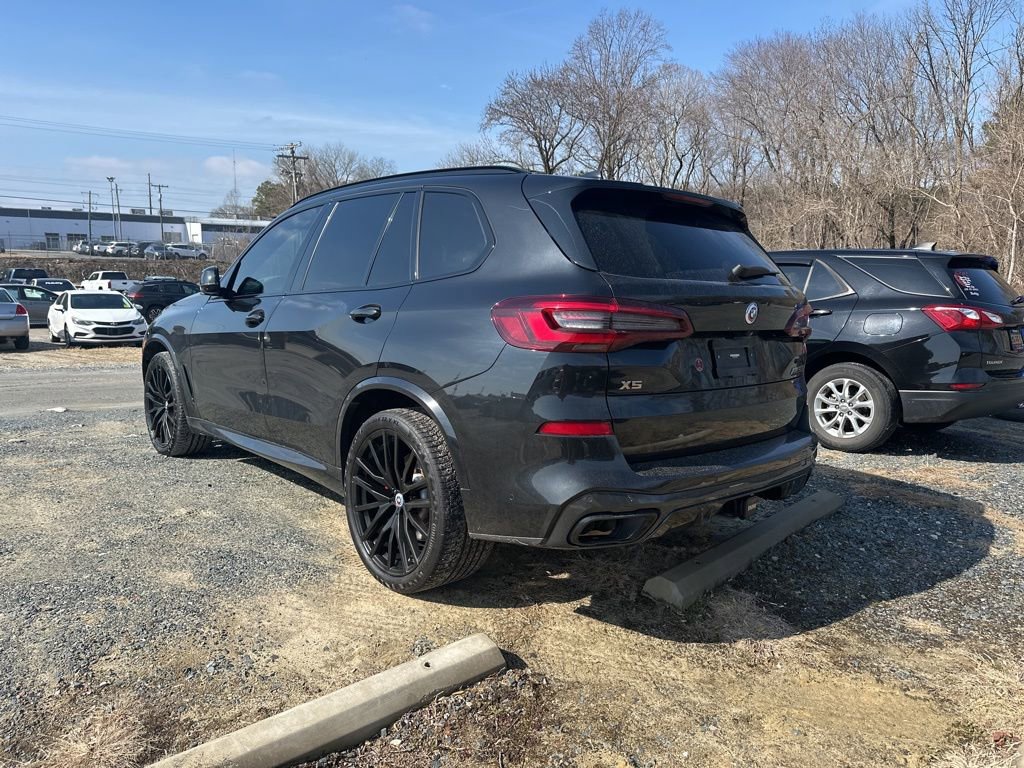 Used 2022 BMW X5 M50i w/ Executive Package image 3