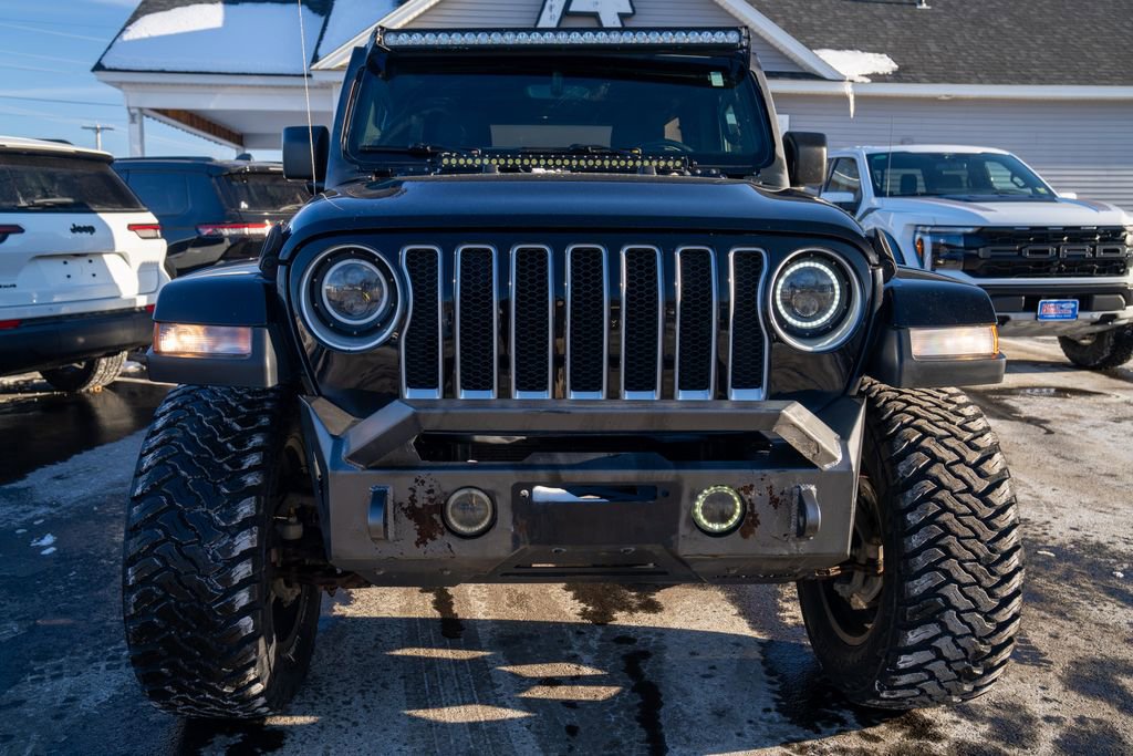Used 2018 Jeep Wrangler Unlimited Sahara image 9