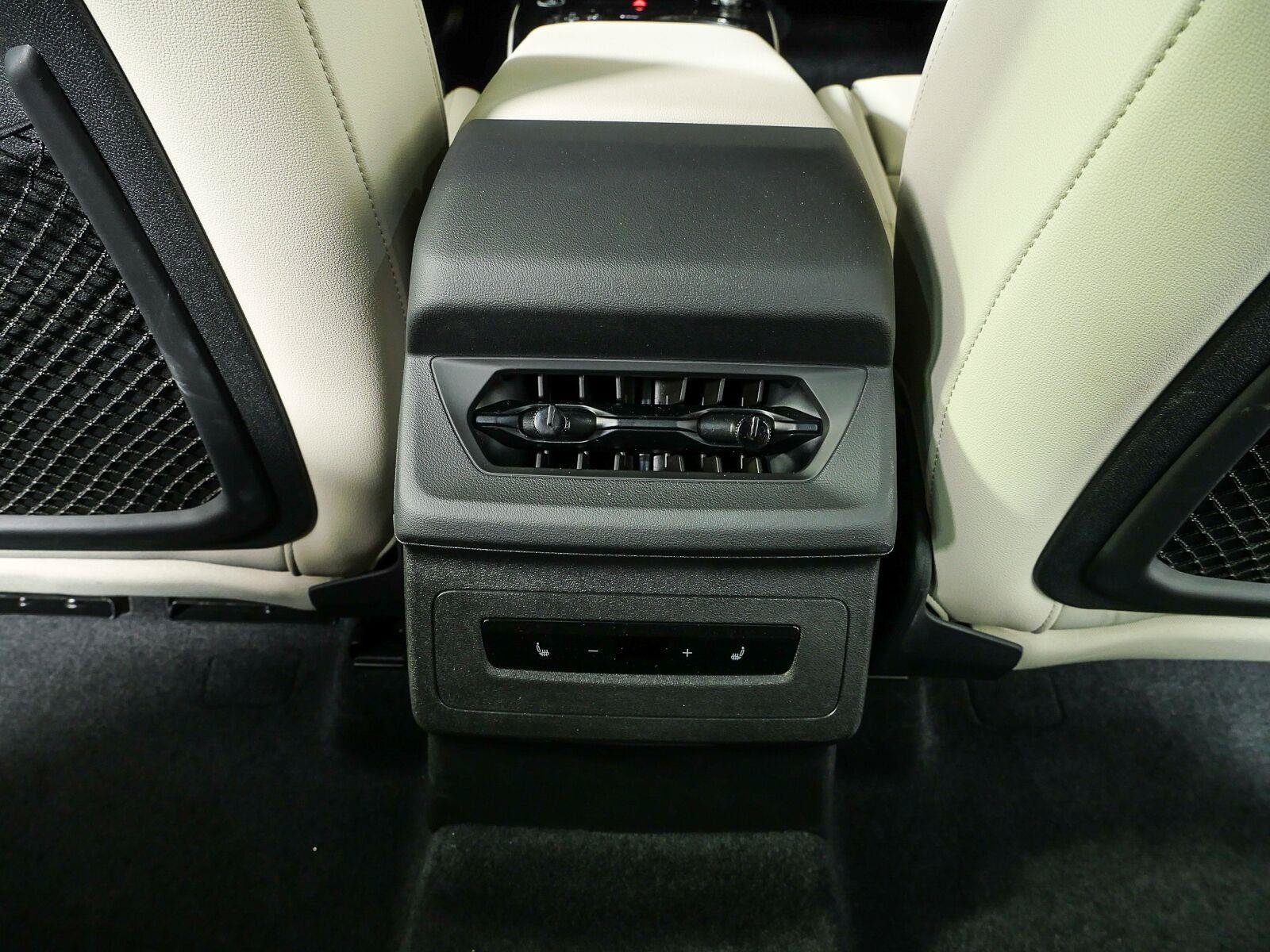Used 2025 Audi Q6 e-tron Premium Plus w/ Premium Plus AWD/4WD image 20
