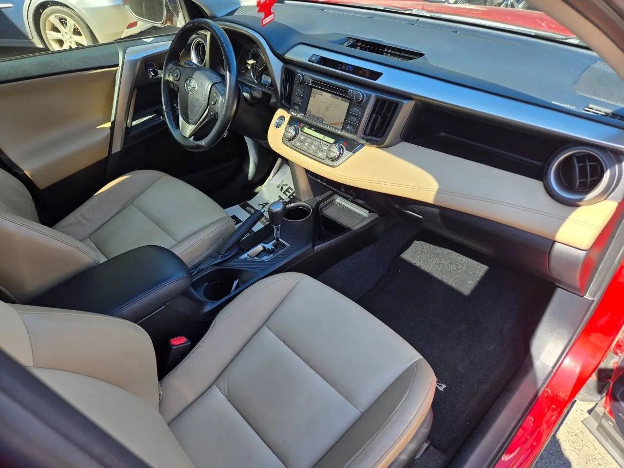 Used 2015 Toyota RAV4 Limited image 17