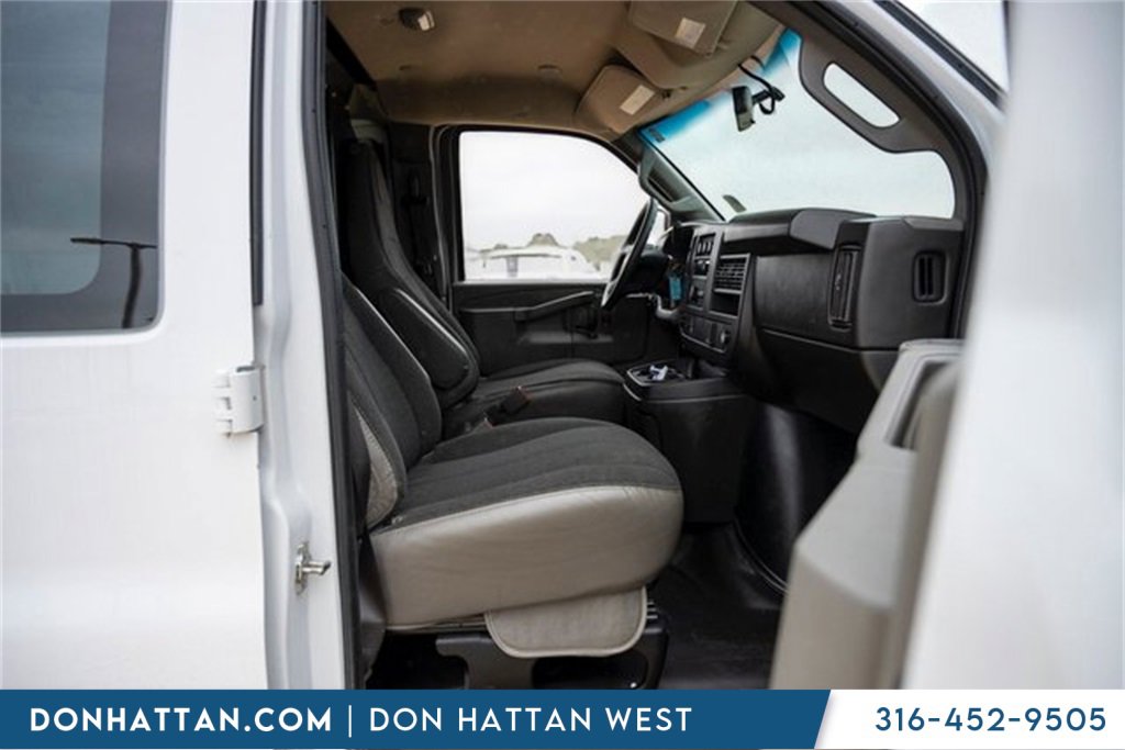 Used 2023 Chevrolet Express 2500 w/ Driver Convenience Package image 25