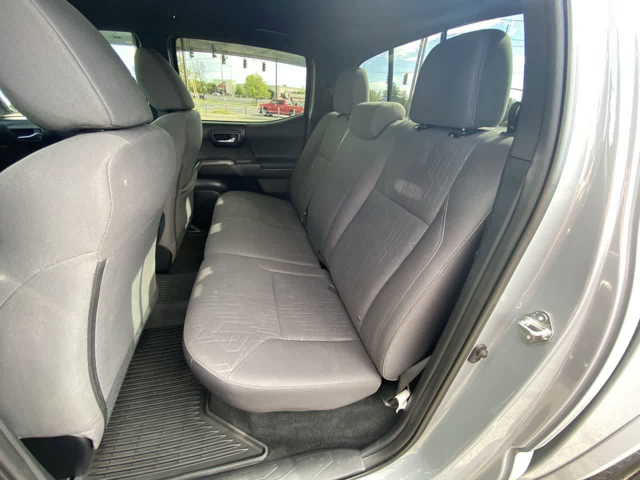 Used 2018 Toyota Tacoma TRD Sport AWD/4WD image 21