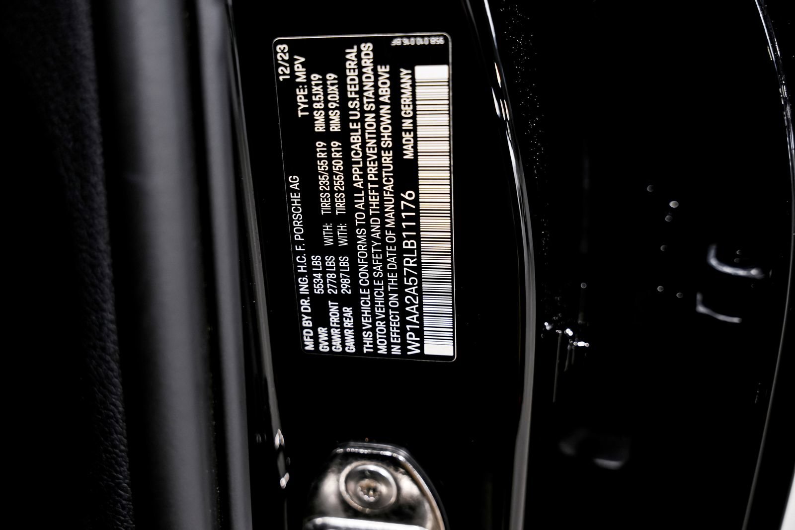 Used 2024 Porsche Macan AWD/4WD image 47