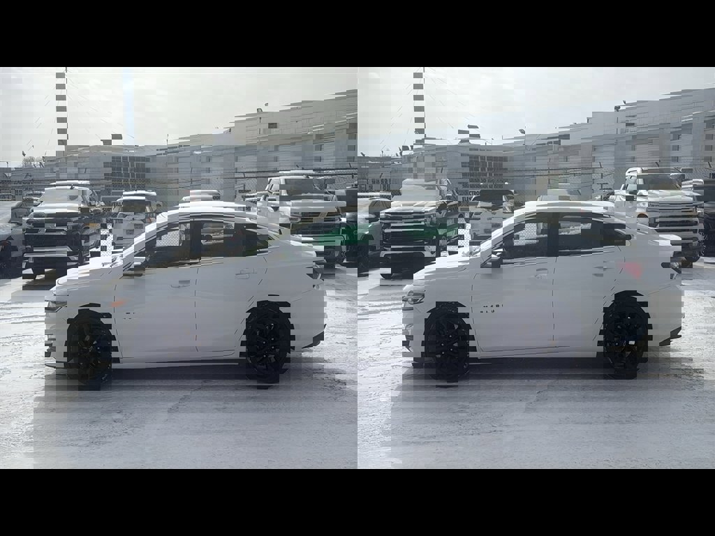 Used 2024 Chevrolet Malibu LT w/ Sport Edition image 3