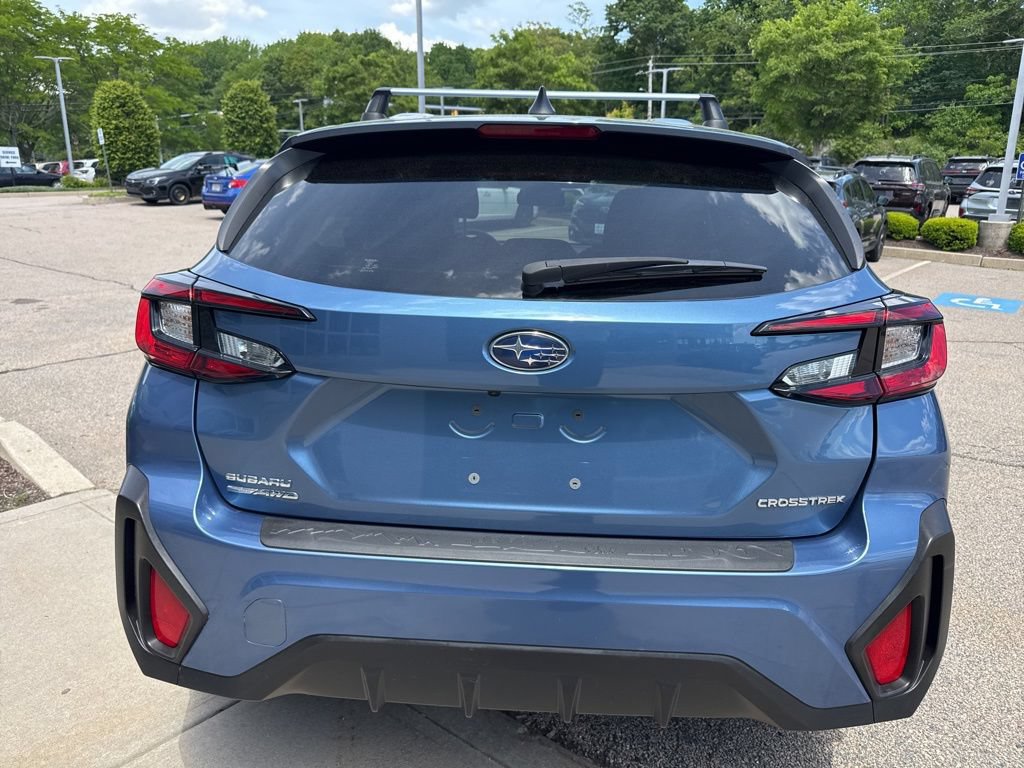 Used 2024 Subaru Crosstrek 2.0i AWD/4WD image 3
