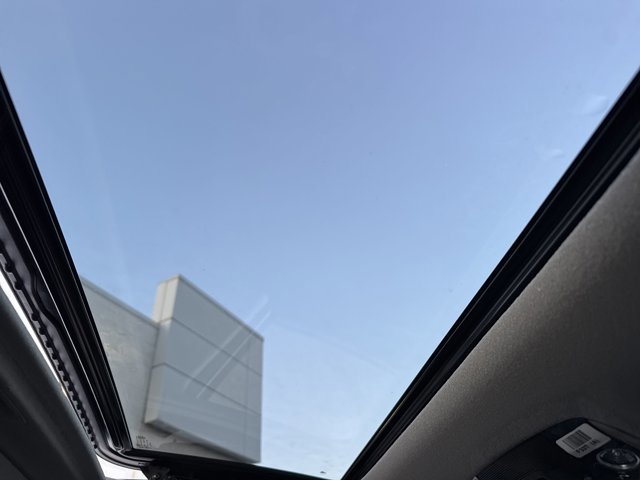 New 2025 Kia Niro EX Touring image 13