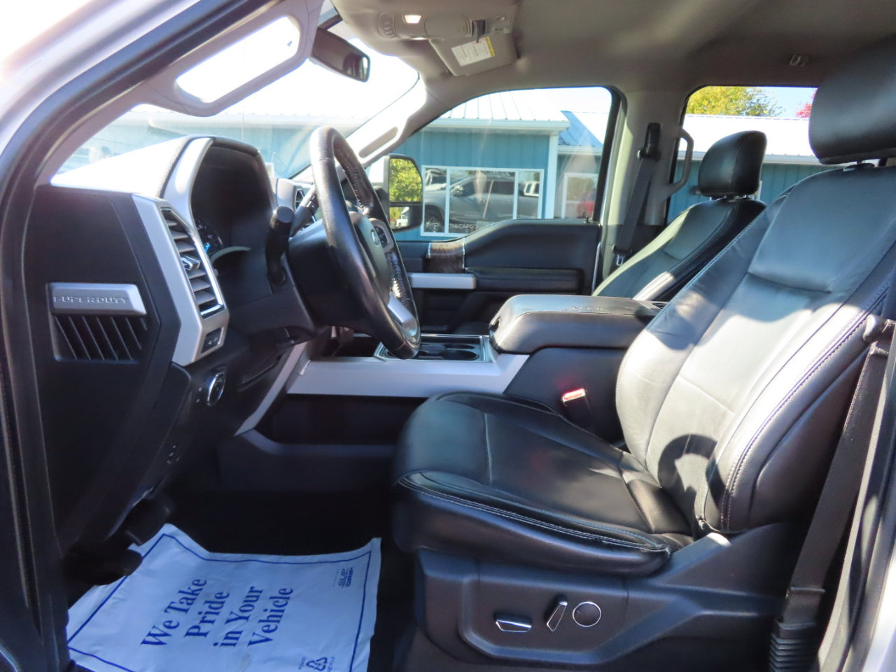 Used 2017 Ford F250 Lariat w/ Lariat Value Package image 26