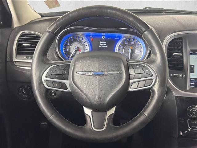 Used 2020 Chrysler 300 Limited RWD image 25