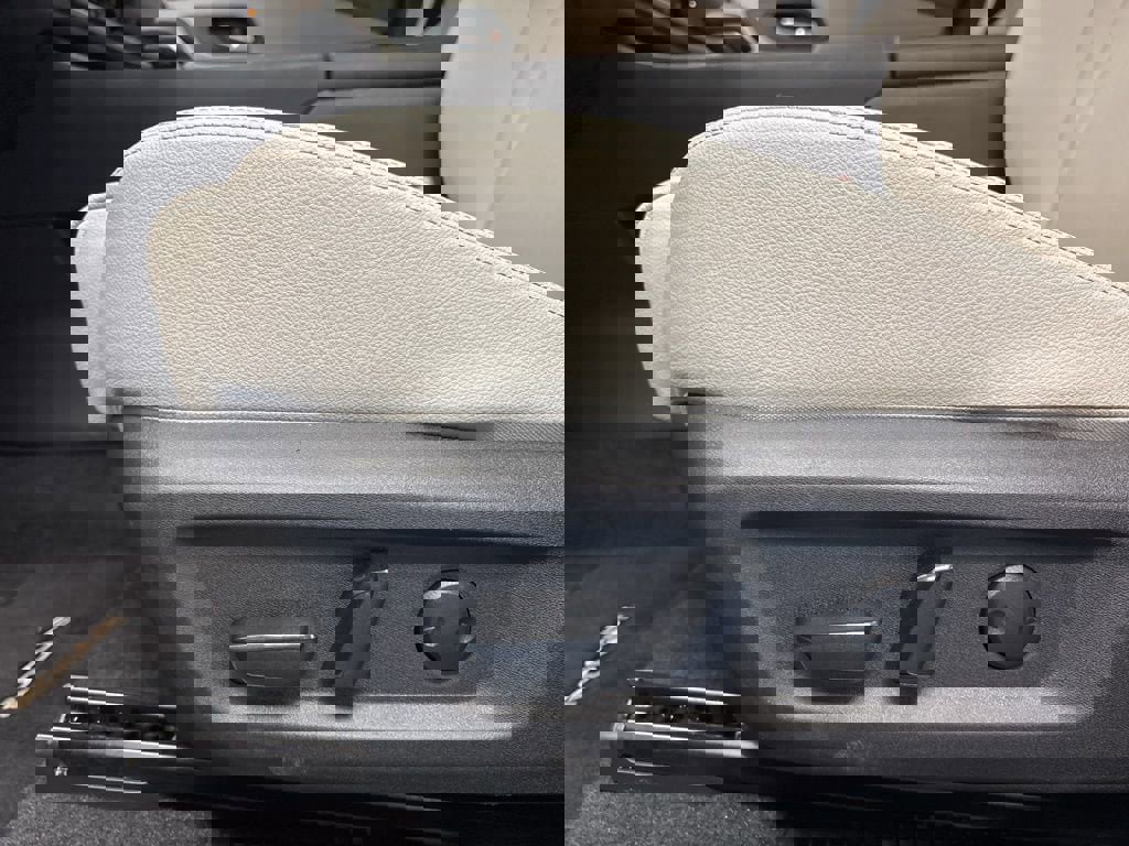 Used 2024 Nissan Rogue SL image 27