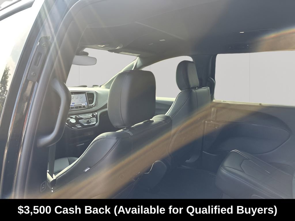 New 2026 Chrysler Pacifica Select FWD image 19