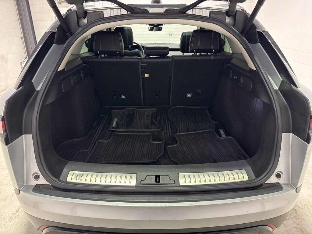 Used 2019 Land Rover Range Rover Velar S image 40