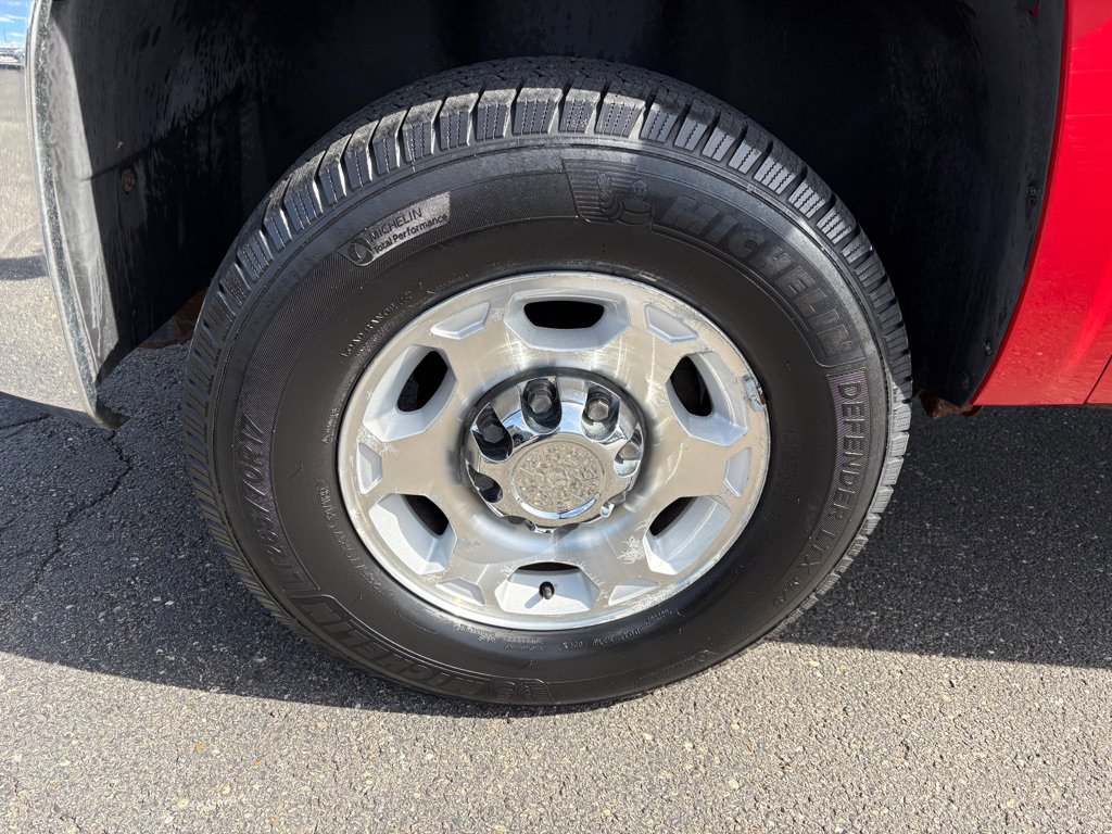 Used 2008 Chevrolet Silverado 2500 W/T w/ Snow Plow Prep Package image 16