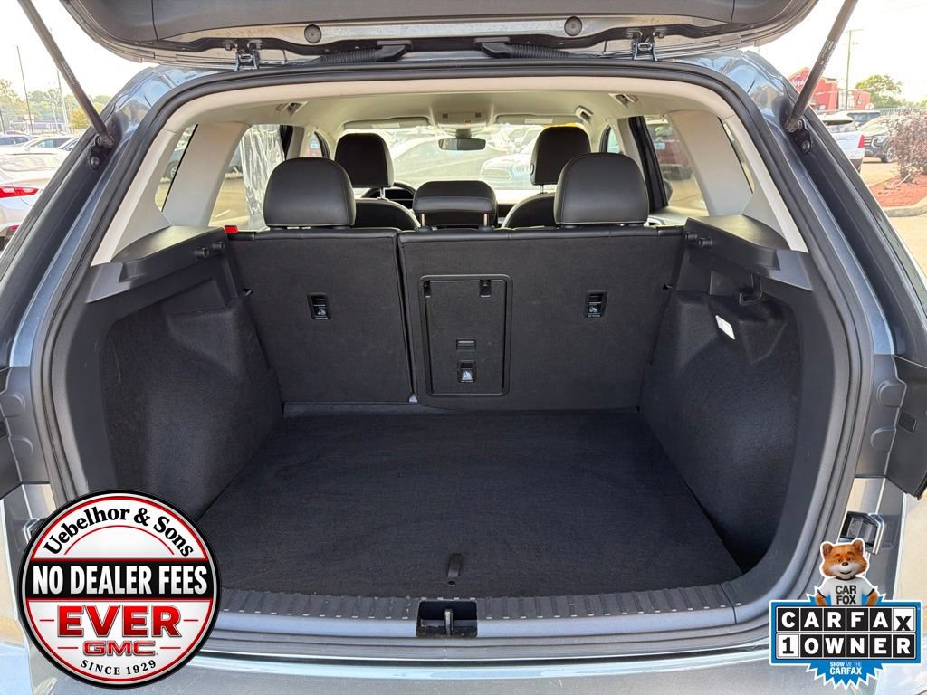 Used 2025 Volkswagen Taos SE AWD/4WD image 9