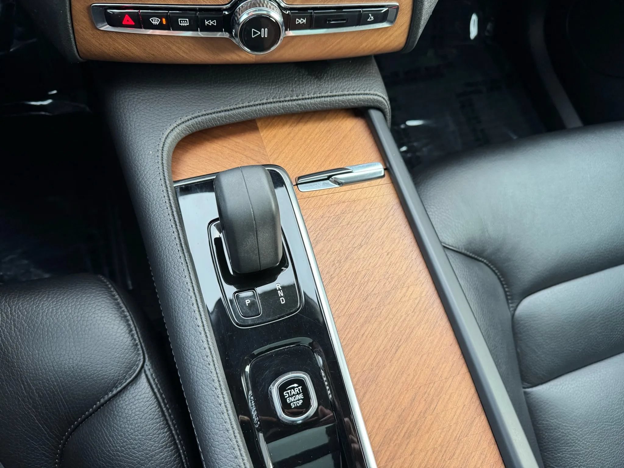 Used 2022 Volvo XC90 T8 Inscription Expression w/ Advanced Package AWD/4WD image 41