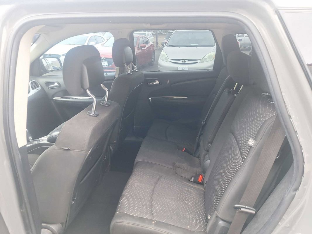 Used 2020 Dodge Journey SE w/ SE Popular Equipment Group FWD image 13