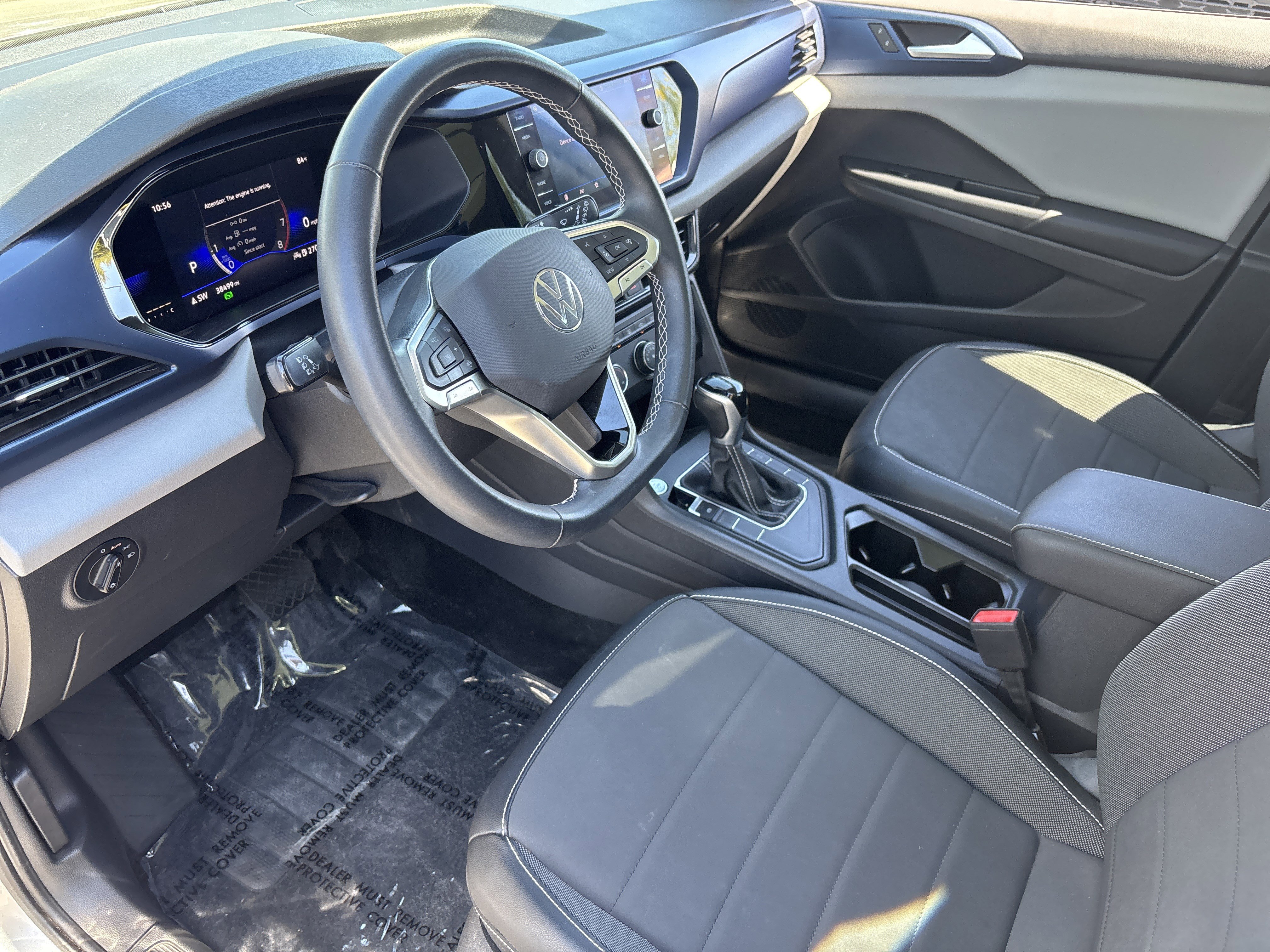 Certified 2022 Volkswagen Taos SE w/ Panoramic Sunroof Package image 17