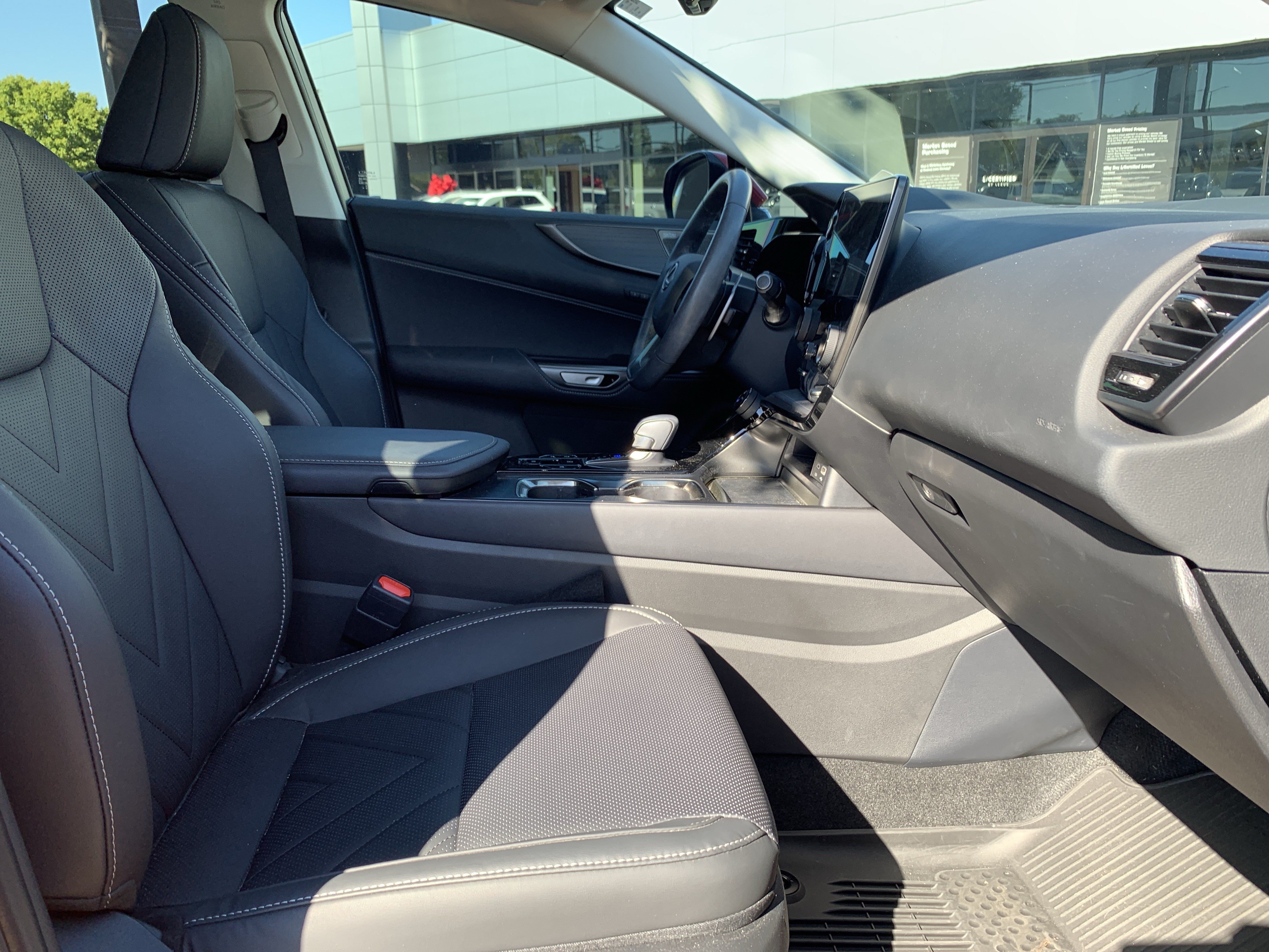 Used 2025 Lexus NX 350h AWD w/ Accessory Package (2T) image 35
