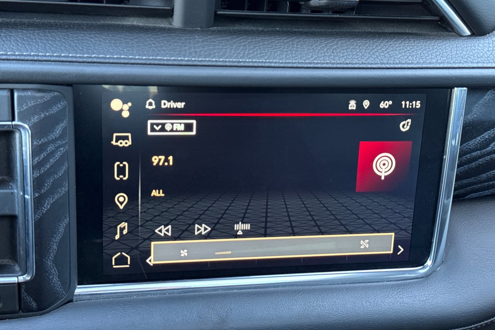 Used 2023 GMC Yukon Denali image 25