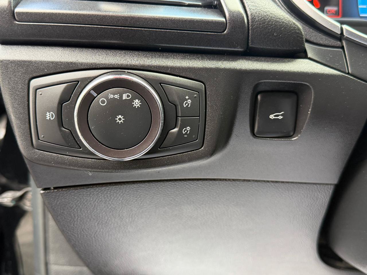 Used 2018 Ford Fusion Titanium AWD/4WD image 17