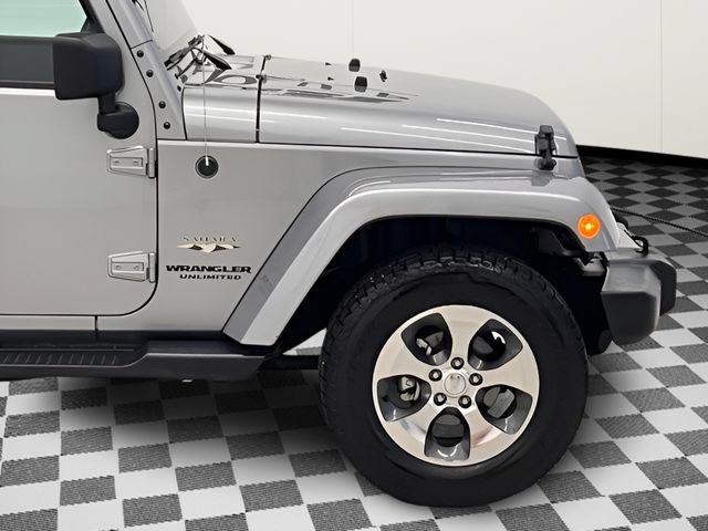 Used 2017 Jeep Wrangler Unlimited Sahara AWD/4WD image 9