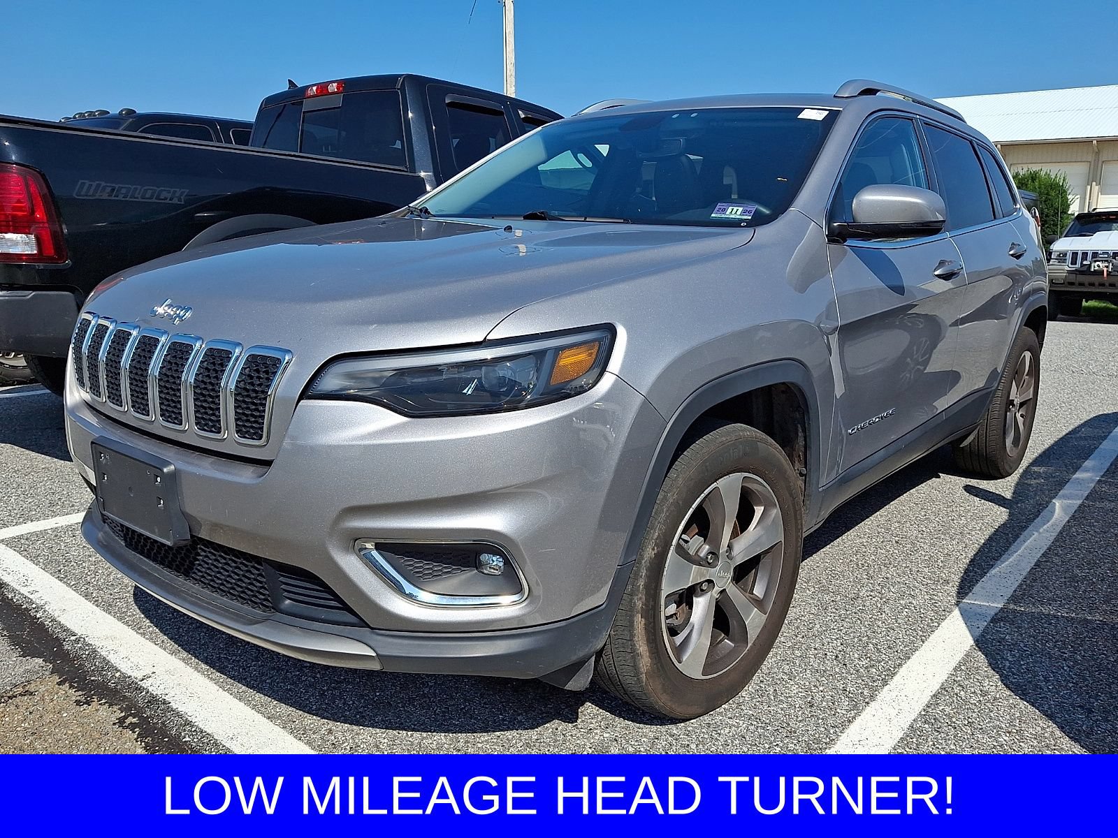 Used 2019 Jeep Cherokee Limited AWD/4WD image 3