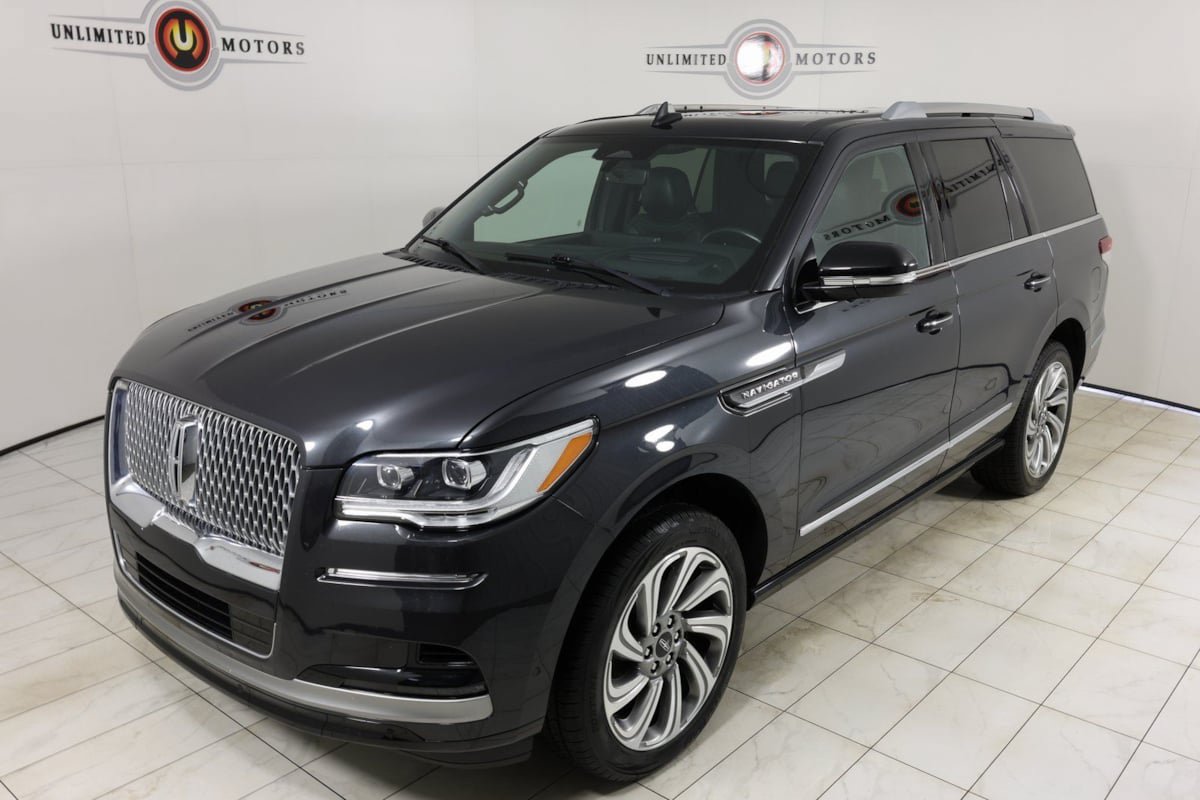 Used 2023 Lincoln Navigator Reserve AWD/4WD image 35