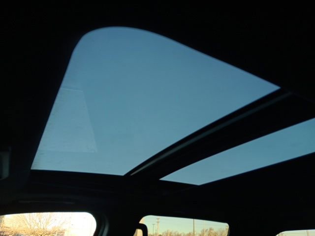 Used 2020 Nissan Titan Platinum Reserve w/ Moonroof Package image 28