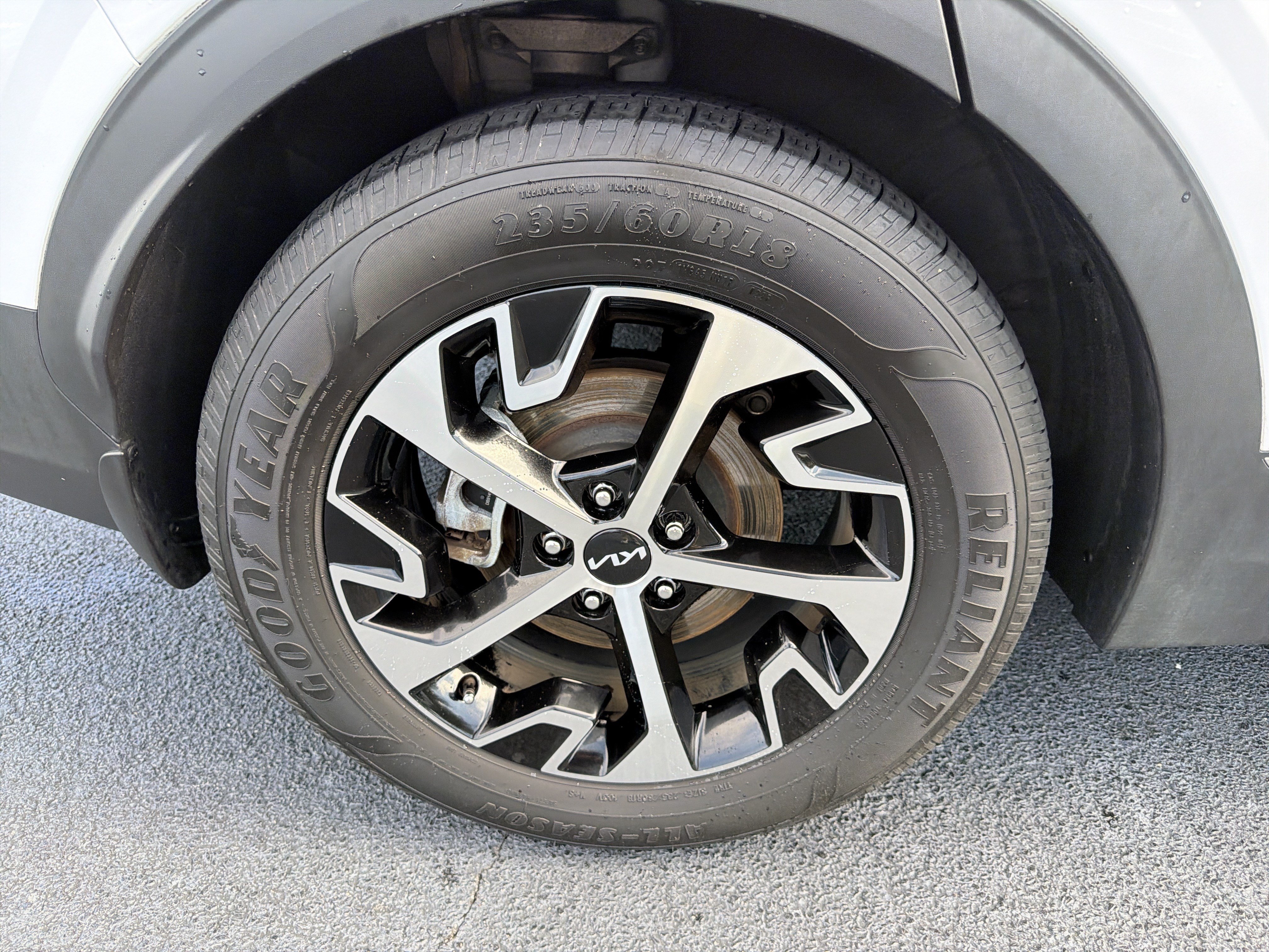 Used 2023 Kia Sportage EX FWD image 28