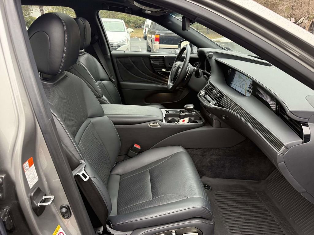 Used 2018 Lexus LS 500 AWD w/ Accessory Package (Z1) image 14