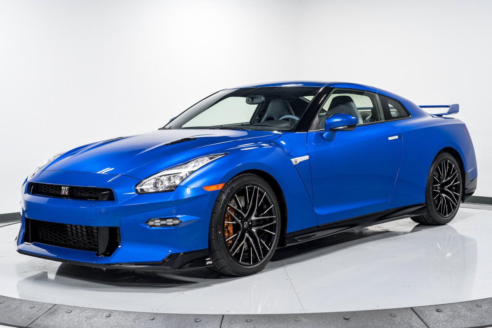 Used 2024 Nissan GT-R w/ Floor Mat Package AWD/4WD image 7