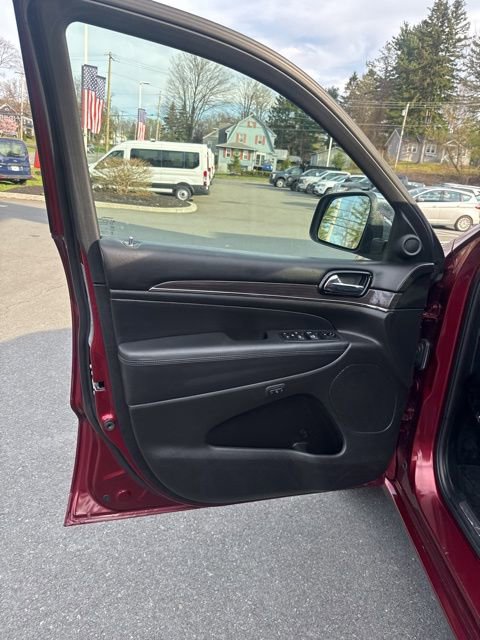 Used 2020 Jeep Grand Cherokee Overland image 15