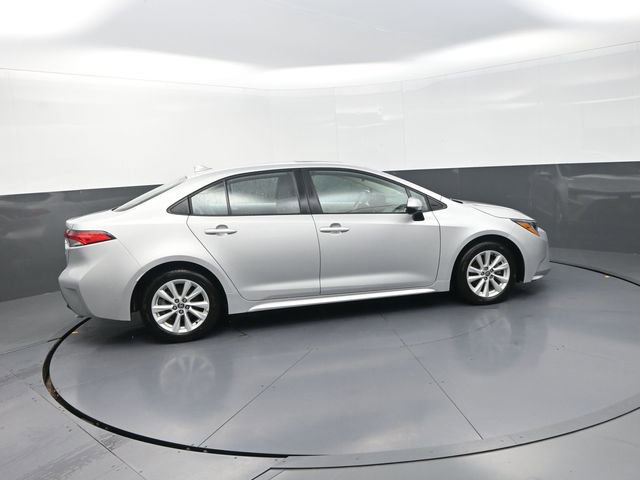 Used 2024 Toyota Corolla LE w/ LE Premium Package FWD image 20