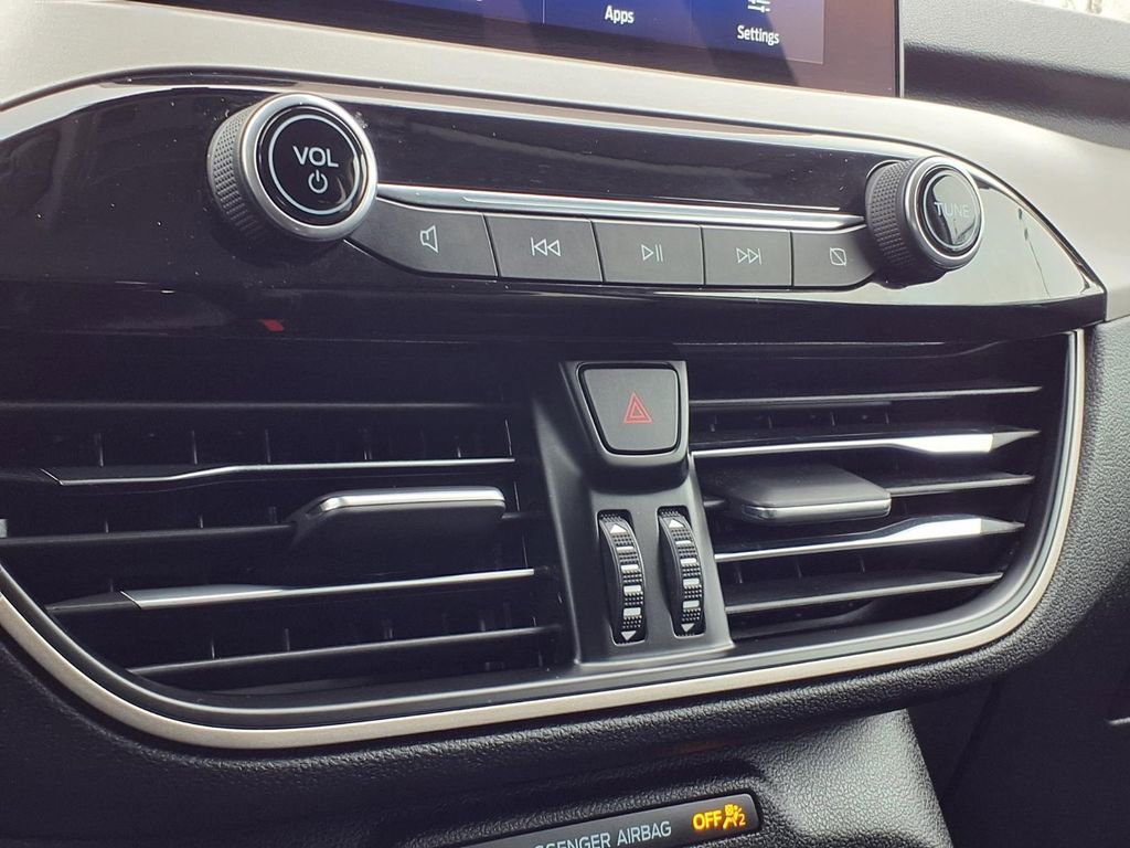 Used 2022 Ford Escape SEL image 12